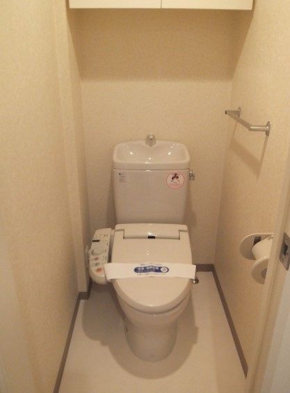 トイレ　☆温水洗浄便座完備☆