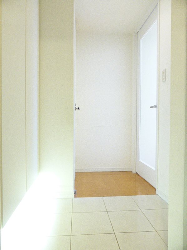 玄関　★《見学予約受け付け中》設備充実のハイグレード賃貸マンション
