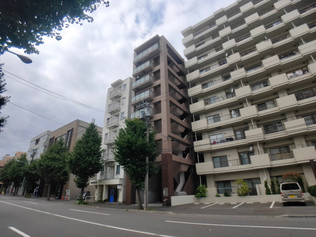 建物外観　札幌市中央区大通西１８丁目「Ｖｅｒｔｉｃａｌ１８」