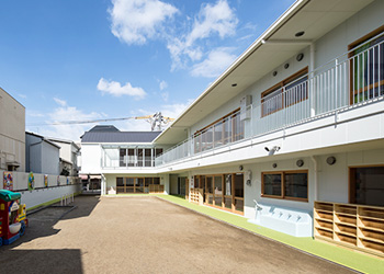 幼稚園・保育園　幼保連携型認定こども園すみれ幼稚園（幼稚園・保育園）まで231m