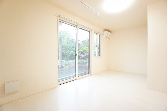 居室・リビング　※同物件、同タイプのお部屋です