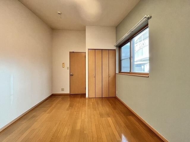その他部屋・スペース　２面採光で明るい室内