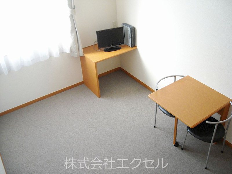 居室・リビング　家具家電付きのお部屋です。