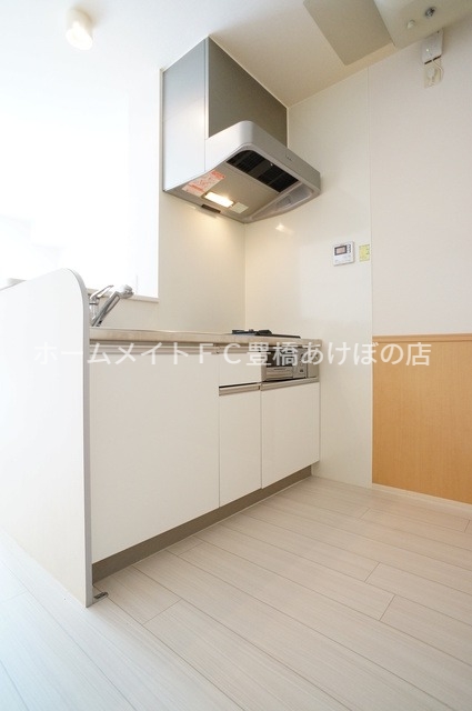 キッチン　同型別部屋写真（反転）