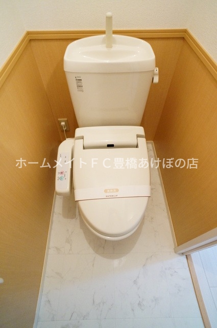 トイレ　同型別部屋写真（反転）