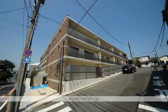 東京メトロ千代田線 代々木上原駅 徒歩10分 築12年