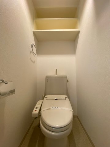 クリスタルグランツ北堀江のトイレ写真