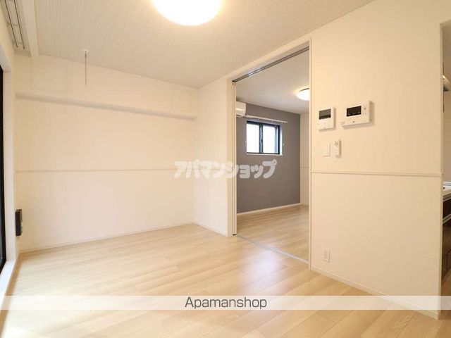 ＪＲ川越線 的場駅 徒歩14分 2階建 築1年の居間写真