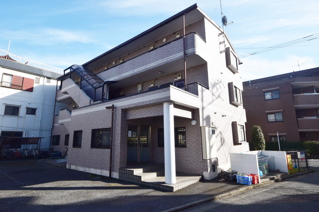 建物外観　～駅徒歩５分！近いっ～