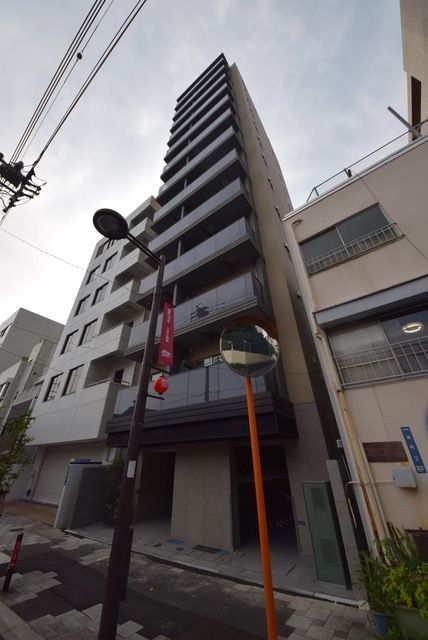 千代田区隼町のマンションの建物外観
