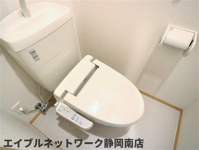 トイレ　温水洗浄便座付きトイレ♪