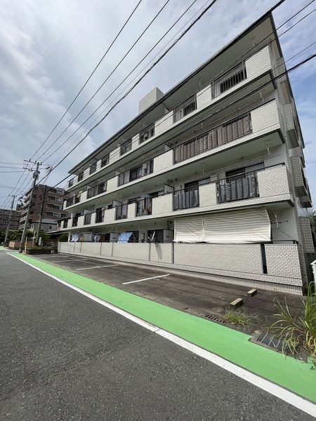 福岡市城南区神松寺のマンションの建物外観