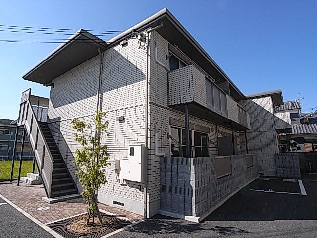 奈良県天理市西長柄町（アパート）の賃貸物件の外観