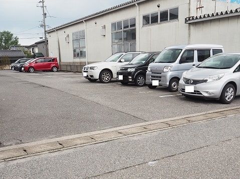 【メゾン・アンソレイエIIＡの駐車場】