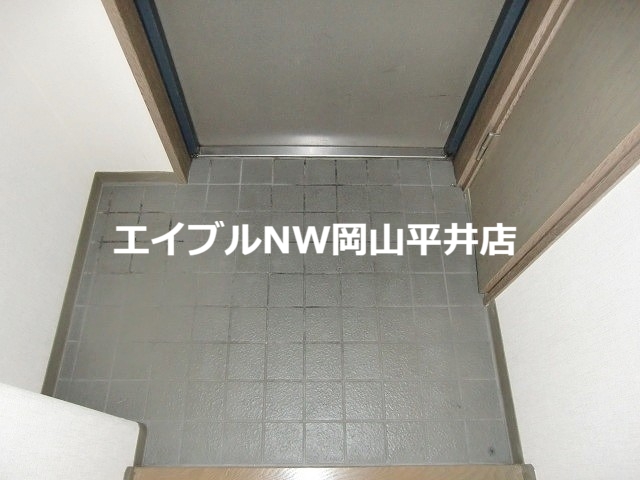 【岡山市中区小橋町のマンションの玄関】