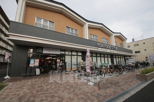 【東大阪市横小路町のマンションのスーパー】