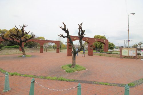 【フジパレス堺大浜VII番館の公園】