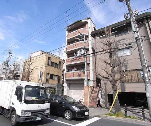 【Ａｖｅｎｉｒ北白川の建物外観】