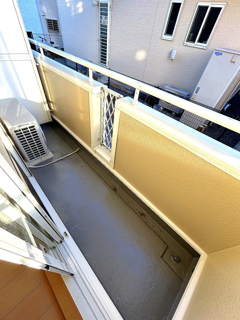 バルコニー　（画像は１０３号　参考にしてください。）