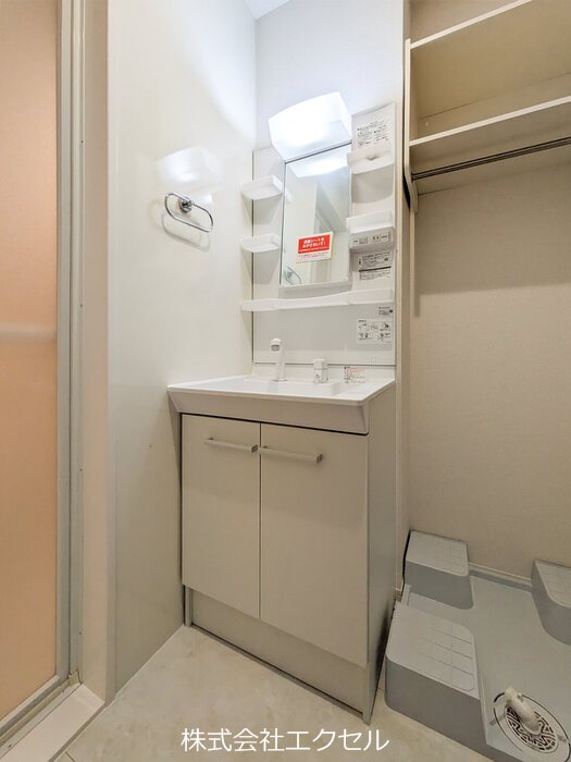 洗面設備　洗髪洗面化粧台です。