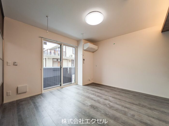 居室・リビング　エアコン付きです。