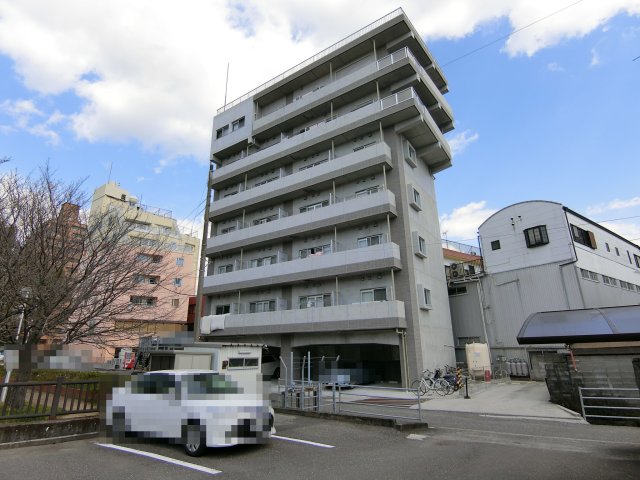 高知市相生町のマンションの建物外観