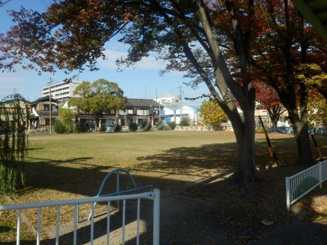 【セジュール赤羽根の公園】