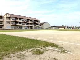 【出雲市大津町のアパートの小学校】