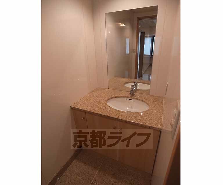 【京都市下京区和泉屋町のマンションの洗面設備】