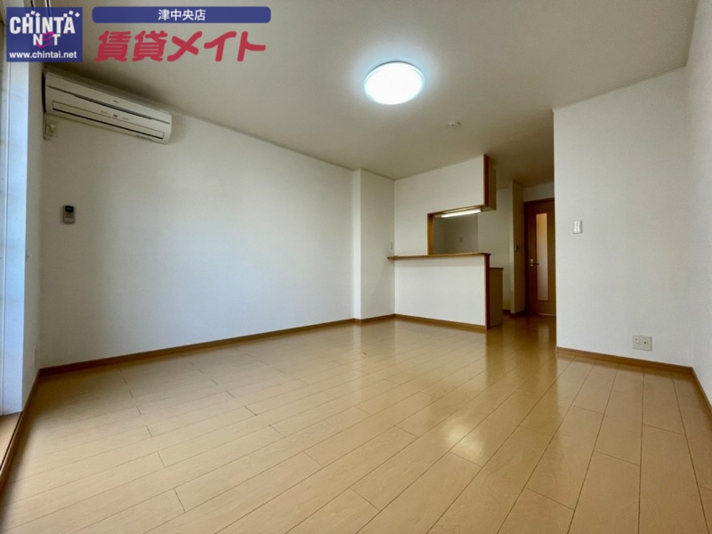 居室・リビング　同型参考写真