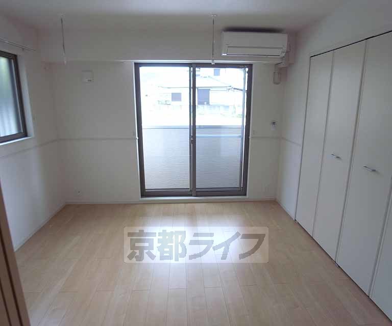 居室・リビング　きれいなお部屋です