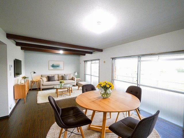 居室・リビング　CGで家具等を配置したもので家具等は含まれません