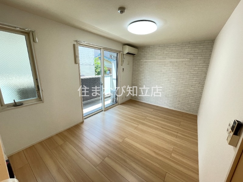 居室・リビング　別部屋写真