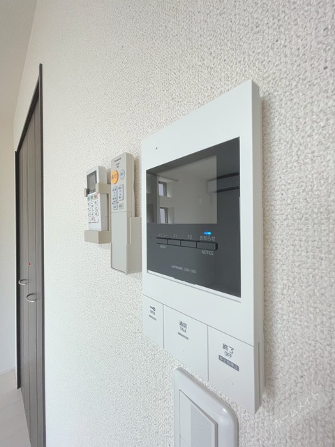 セキュリティ　カラーモニターホンで来訪者を確認できます♪