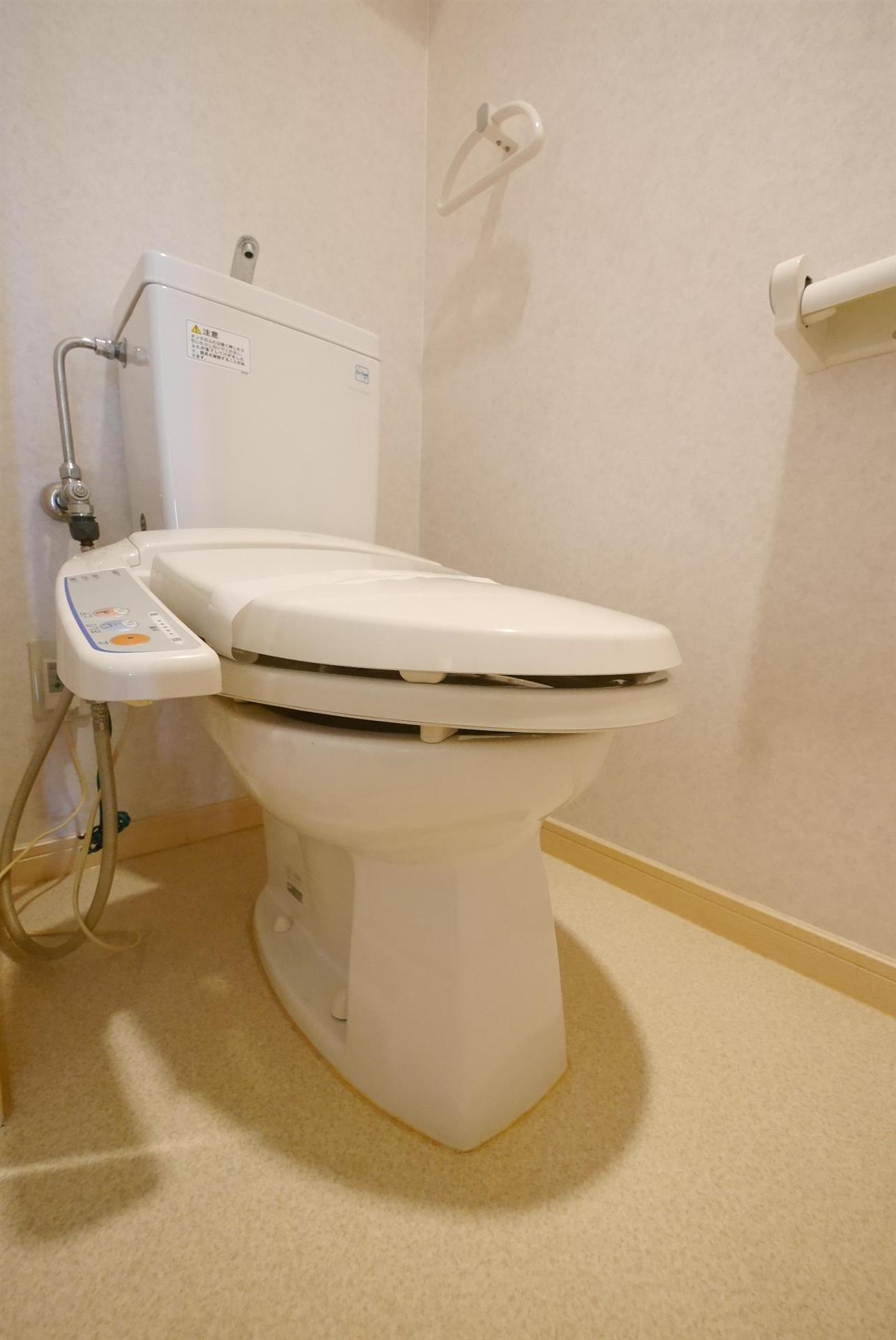 トイレ　同タイプの写真、イメージになります