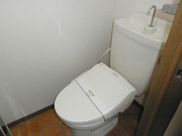 トイレ　トイレ　温水洗浄便座