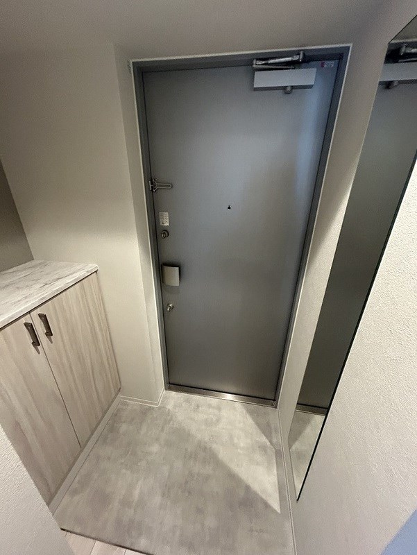 玄関　同シリーズのイメージ写真です。(現況優先)