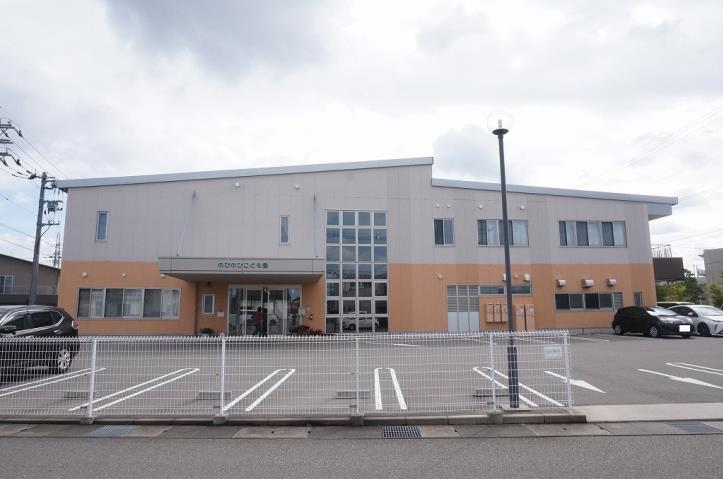 幼稚園・保育園　のびのびこども園（幼稚園・保育園）まで249m