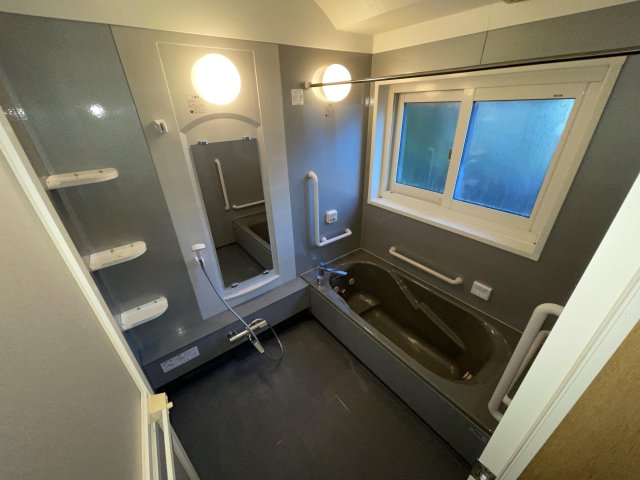 バス・シャワールーム　浴室は広々ユニットバスで清潔です！