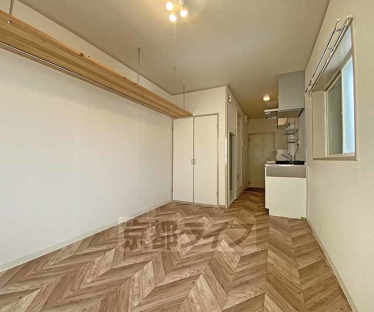 居室・リビング　大型バイク駐輪可能な物件です。２０２６年リノベーション...