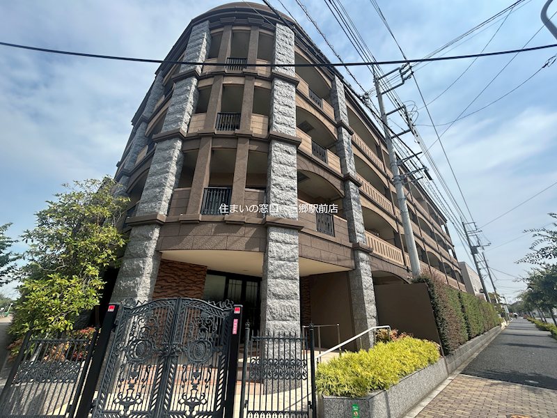 建物外観　貴賓館のお問合せは、アソシエ住まいの窓口へ。