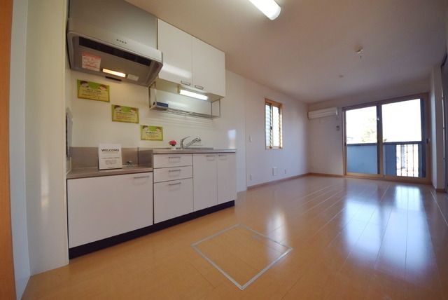 居室・リビング　明るく広いお部屋です