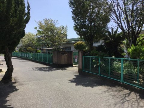 幼稚園・保育園　高知市大津保育園（幼稚園・保育園）まで379m
