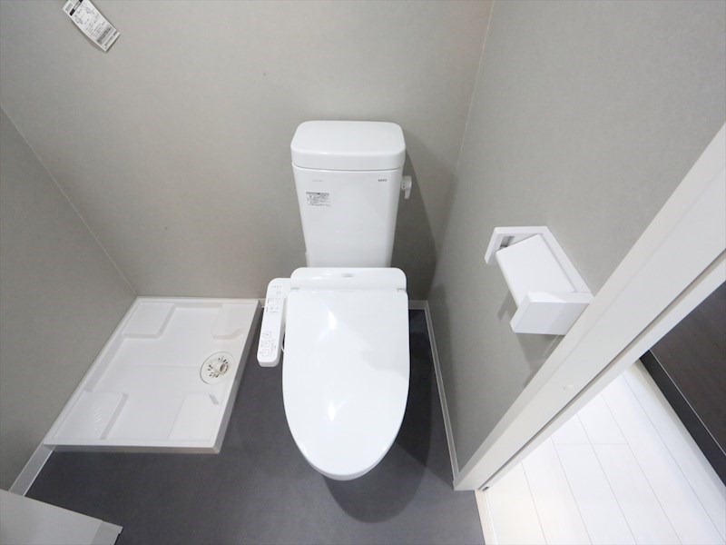 トイレ　温水洗浄暖房便座付トイレ