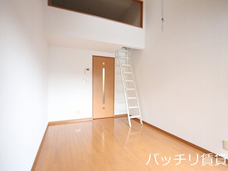 居室・リビング　同型タイプの為現状を優先致します。