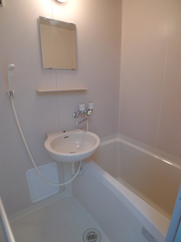 バス・シャワールーム　※別部屋参考写真