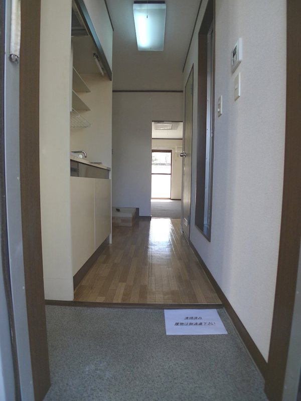 玄関　※別部屋参考写真