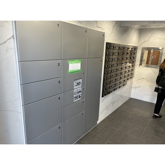 居室・リビング　こちらのリビングで趣味の時間をお楽しみください