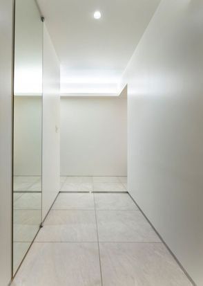 玄関　※別部屋参考写真