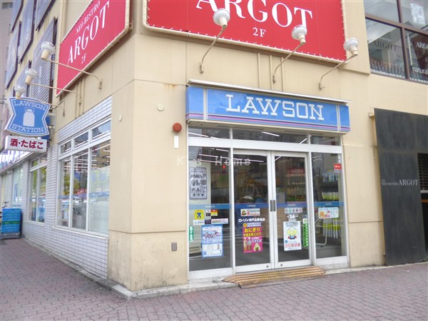 コンビニ　ローソン神戸北野坂店（コンビニ）まで90m